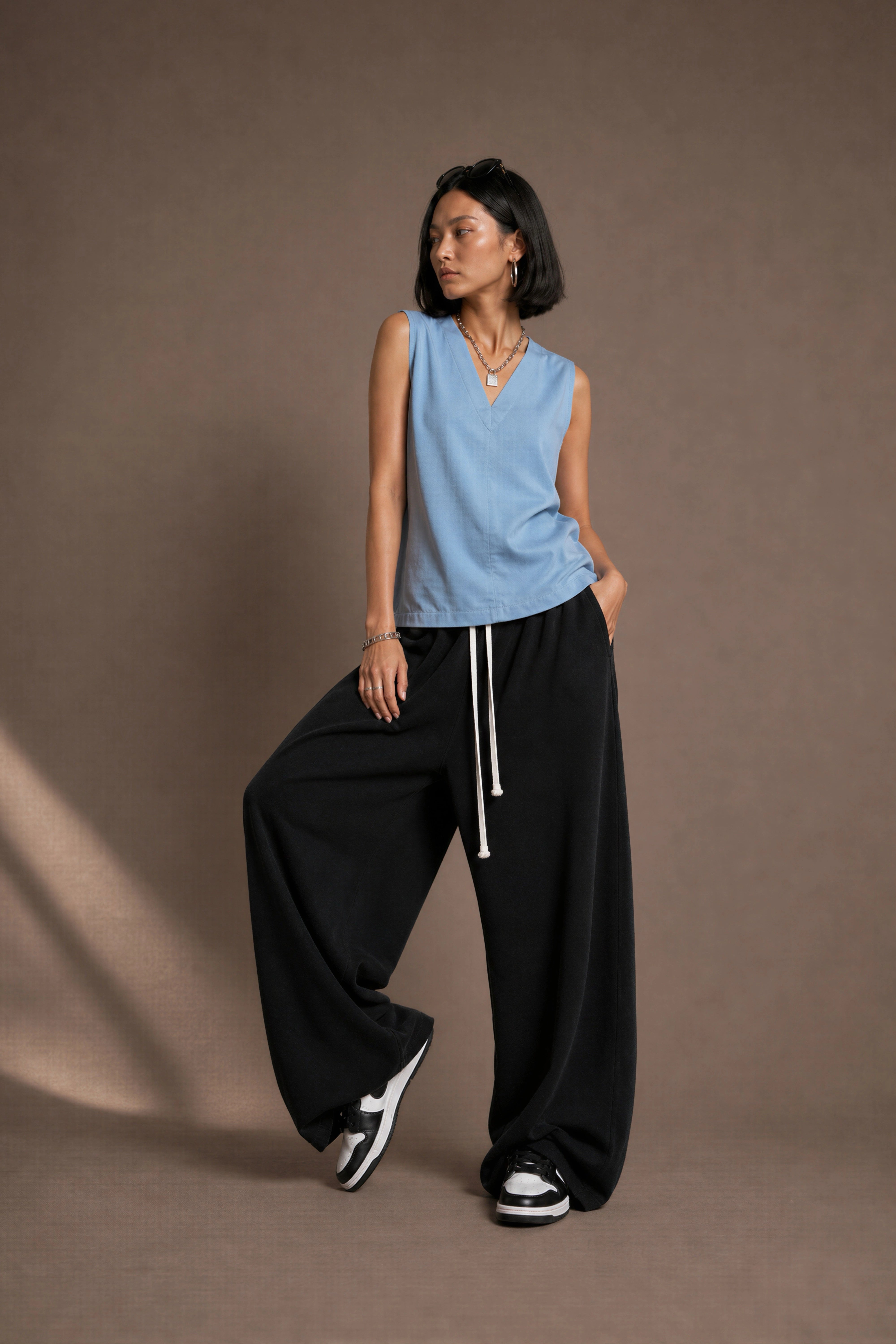 Women's Dusty Blue Chic V-neck Sleeveless Top