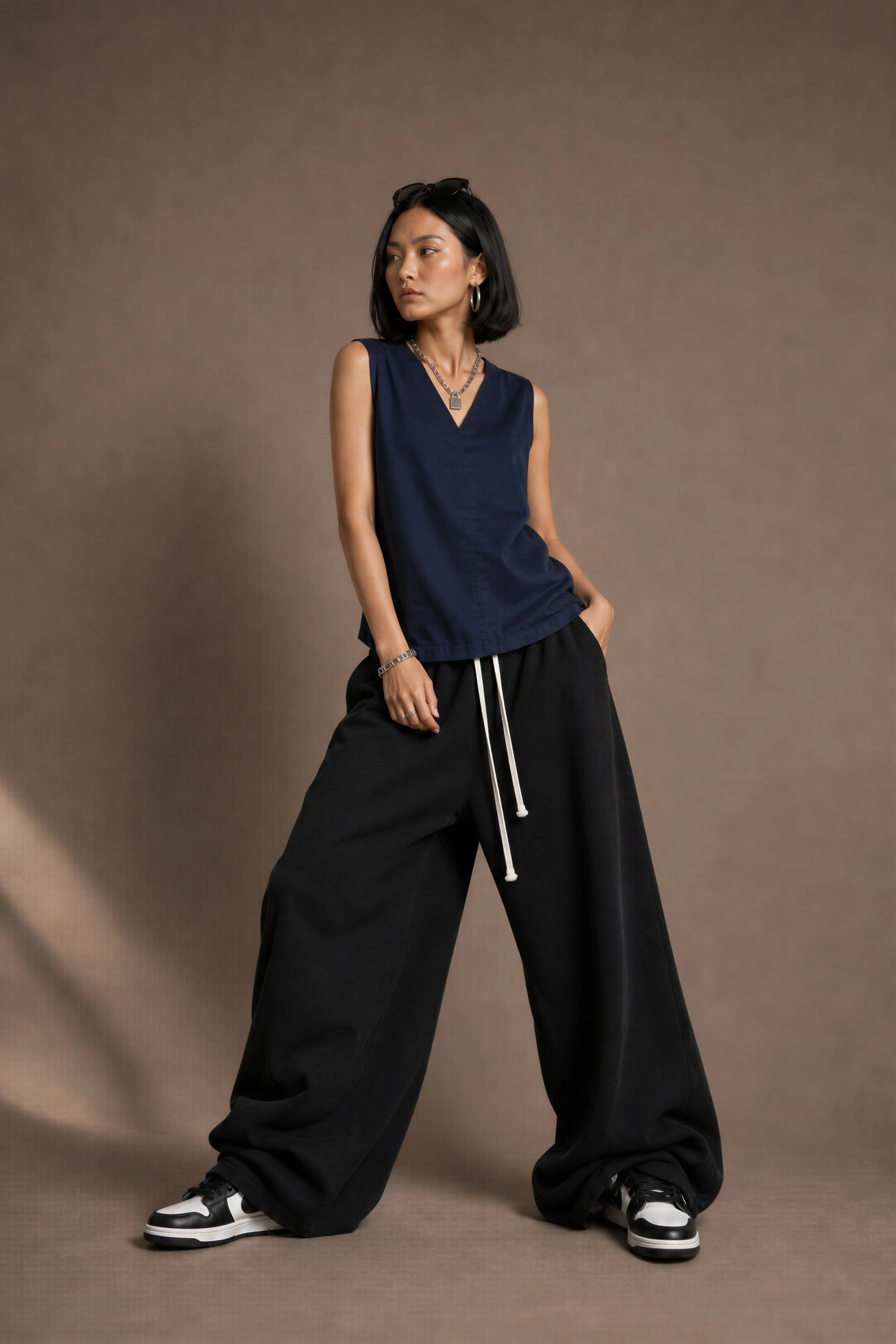Women's Navy Blue Chic V-neck Sleeveless Top