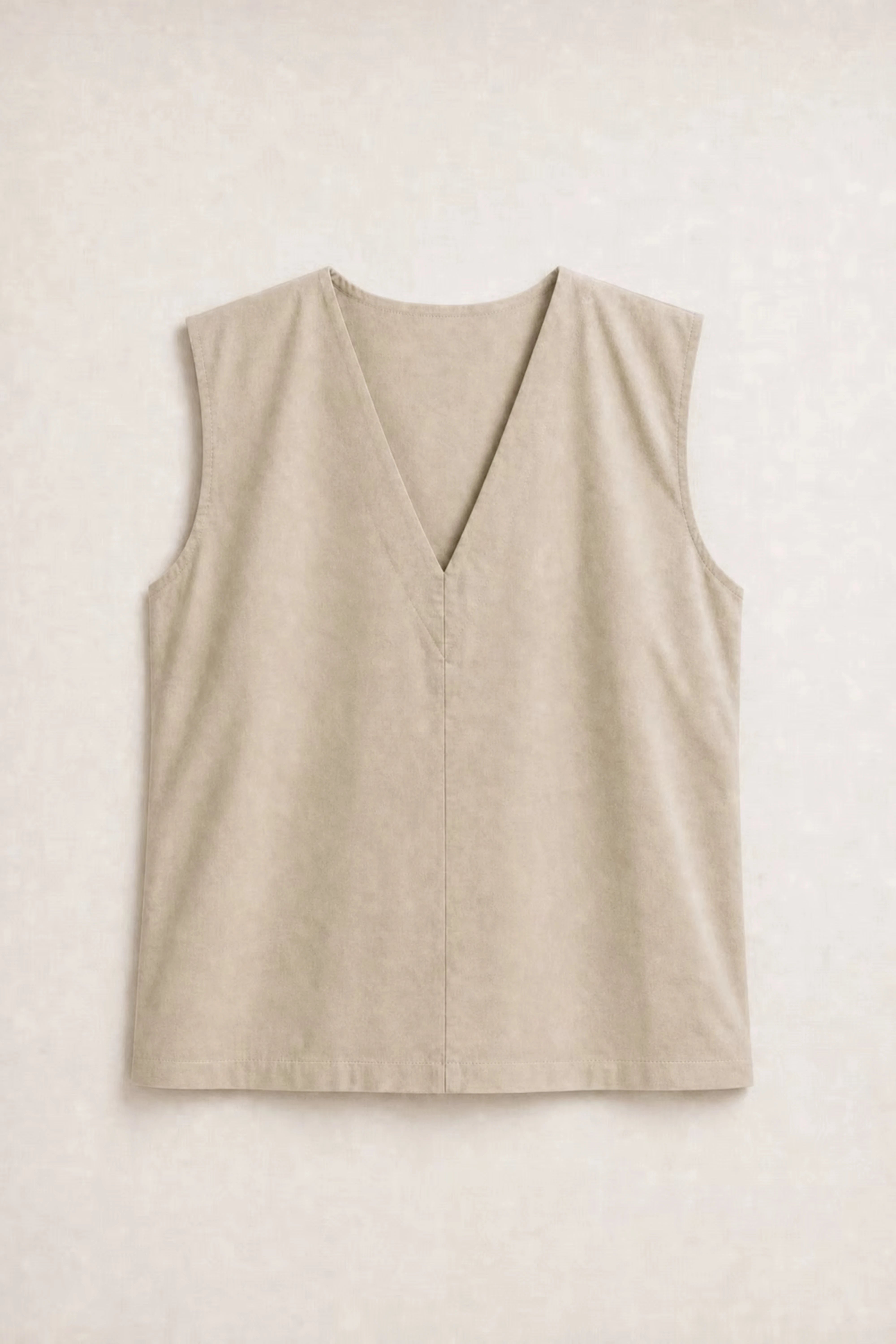 Women's Off White Chic V-neck Sleeveless Top